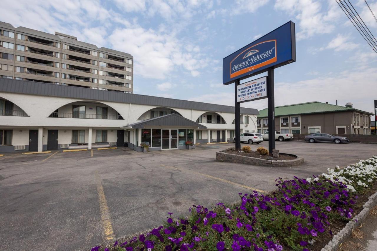 Howard Johnson By Wyndham Downtown Kamloops Exterior photo
